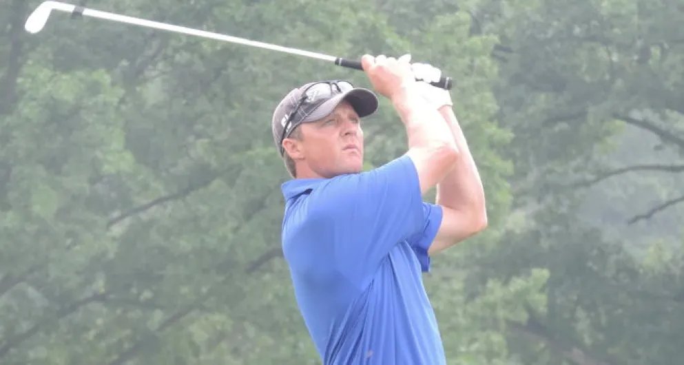 Former Open Champ Brett Jones Leads Frank Esposito By One Shot