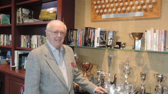 Knickerbocker C.C. Dedicates Golf Library To Famed Columnist Dave Anderson